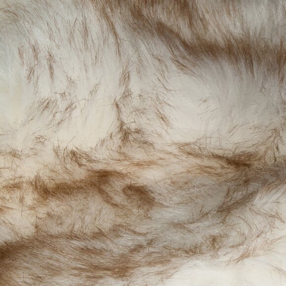 Luxe Home Decor Arlington Faux Sheepskin Circular Rug | 1-Piece | Gradient tan - Picture 3 of 3